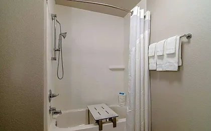 Holiday Inn Express & Suites - Atchison By IHG