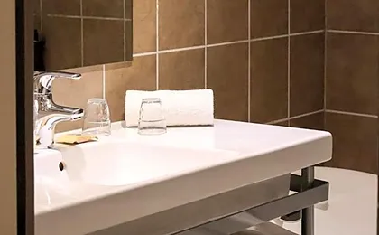 Le Phenix Hotel