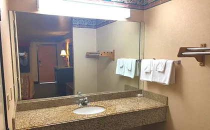 La Mirage Inn LAX Airport