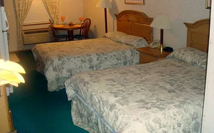 Townhouse Inn & Suites Omaha