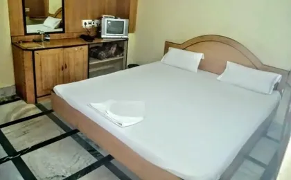 Janata Hotel & Restaurant