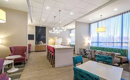 La Quinta Inn & Suites by Wyndham Columbus MS