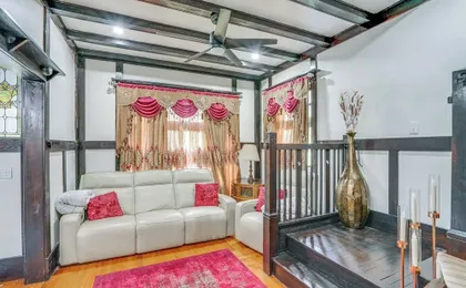 Walkable Schenectady Getaway: 2-unit Campus Hub