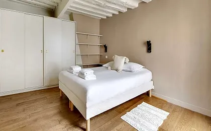 Chic apartment -1BR4P- Haut Marais Republique
