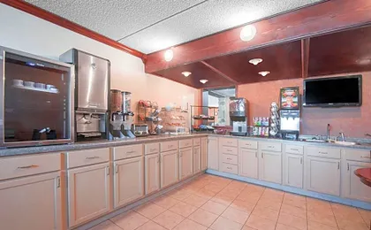 Knights Inn - Grand Forks, ND
