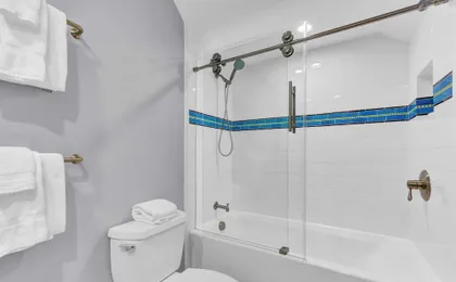 518 Seascape Waterfront Views + Community Pool