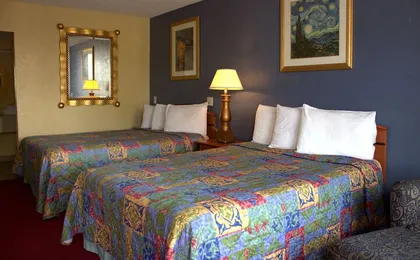 Room 4 of 12