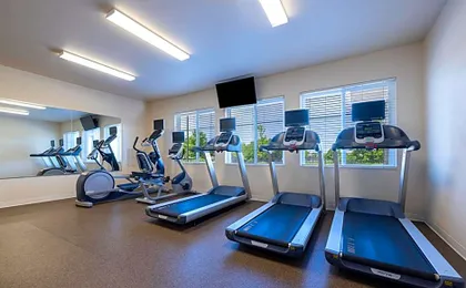 Soka Suites Dallas - Las Colinas