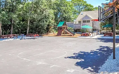 Holly Tree Condominiums