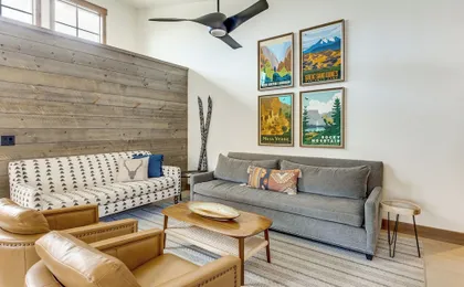 Mountain Views: Luxurious Grand Lake Escape!
