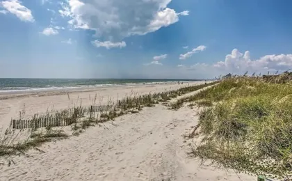 Pet-friendly Luxury 3BR Condo With Pool Near Beach