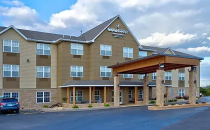 Country Inn & Suites by Radisson, Moline Airport