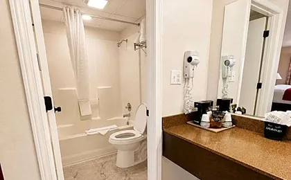 Carriage House Inn