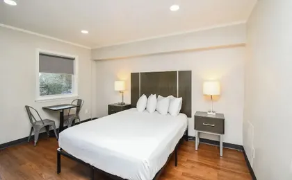 Settle Inn