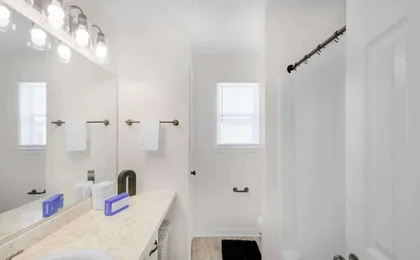 Cozy 2 Bed/1.5 Bath Duplex Just Blocks From Downtown Biloxi!