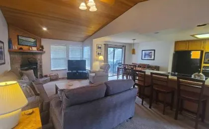 Fairway Village 32