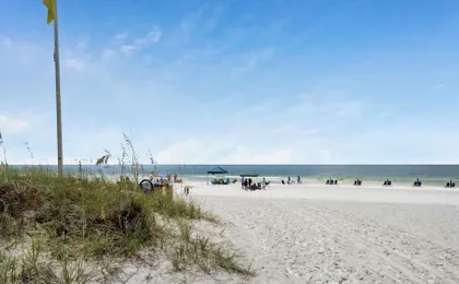 2 Minutes To The Beach & Dog Friendly - Sleeps 4