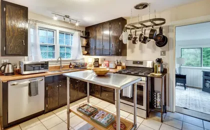 Hendersonville Haven w/ Fire Pit, Grill, Deck!