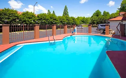 Days Inn by Wyndham Helen