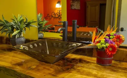 Nomads Hotel
