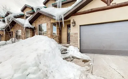 Steps to Brian Head Resort: Ski Home w/ Games