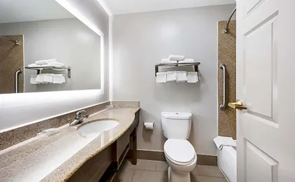 Red Roof PLUS+ & Suites Birmingham - Bessemer