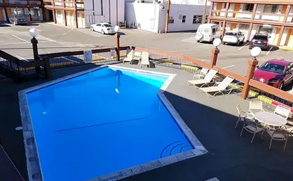 Thunderbird Motel