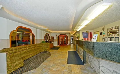 Howard Johnson by Wyndham Benton Harbor