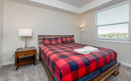 Comfortable 2BR Condo w/ Lake Views