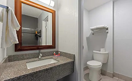 Econo Lodge Rockford Casino Area