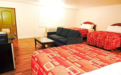 Tropic Lodge