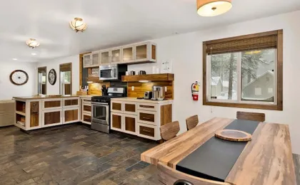 2612- Ursa Major Lodge