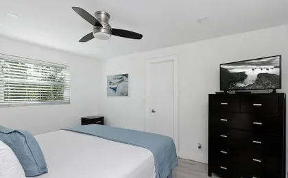 ULTRA Spacious apt Steps From the Beach