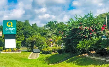 Quality Inn near Manatee Springs State Park