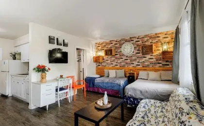 Hollywood 1BR Condo: Pets Allowed, BBQ & Parking