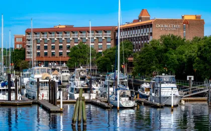 DoubleTree by Hilton New Bern Riverfront