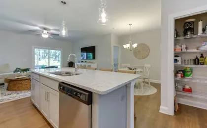 Townhome w/ Pool! 7 Mi to Ocean Isle Beach