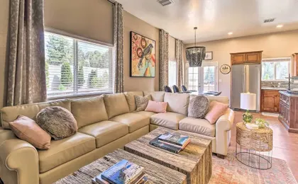 Private Patio + Gazebo: Show Low Hideaway!