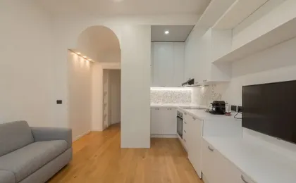Farini - Charming One-bedroom Apartment in Isola Area