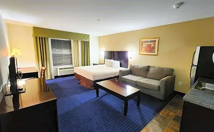 FairBridge Inn & Suites Canadian