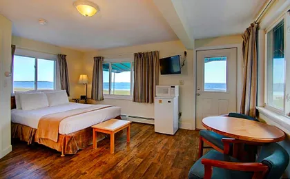 Sea Cliff House Motel