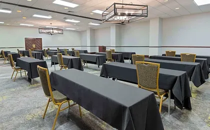 Embassy Suites By Hilton Hotel Dallas - Park Central Area