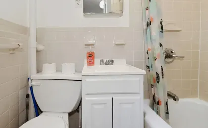 Spacious Upper East Side Studio