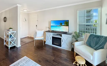 Coastal Retreat - Stay for 6!