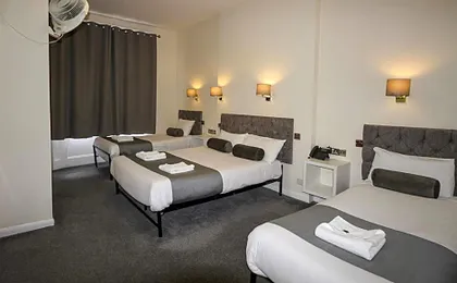 Hyde Park Court Hotel