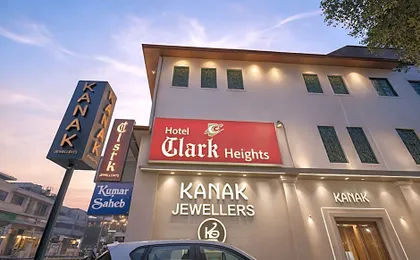Hotel Clark Heights