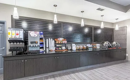 Platinum Inn & Suites Webster