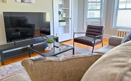 Charming 1BR in Evanston - Hinman B3