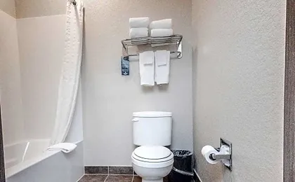 Cobblestone Inn & Suites - Maryville