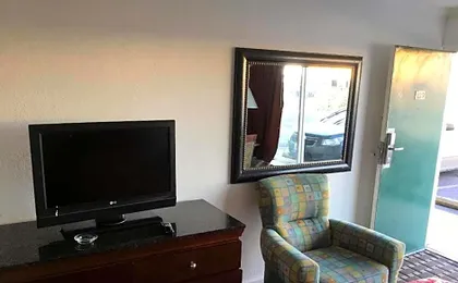 Houston Inn and Suites